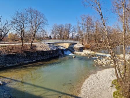 Brv čez razbremenilnik Pšata Jarše–Mengeš